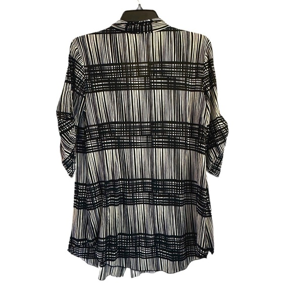 Women’s Striped Blouse - Size M - MINT CONDITION - Picture 2 of 5